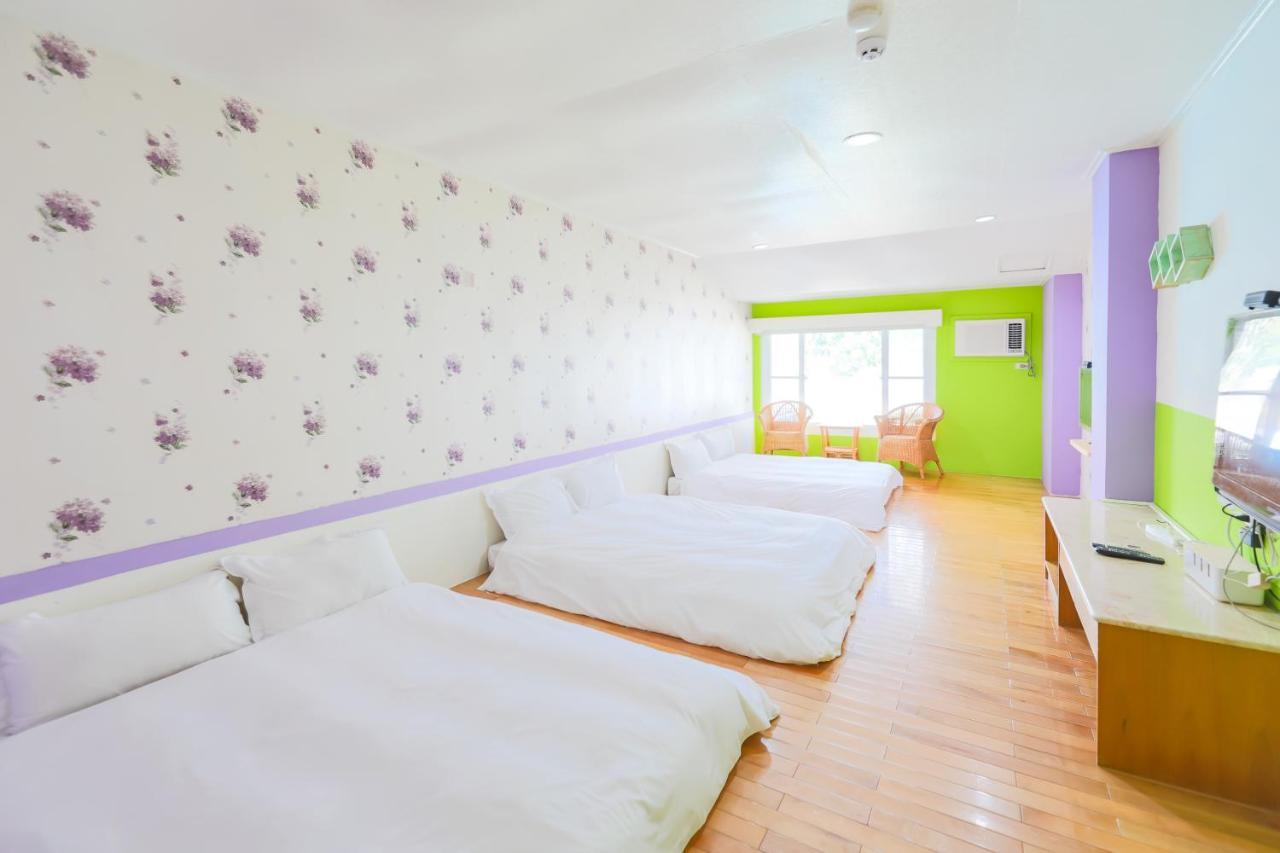 Lovestar Lakeside Hotel - Stars Building Nam Loan Phòng bức ảnh